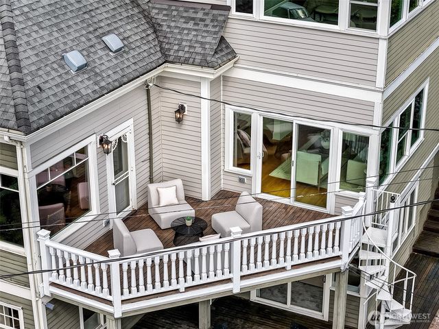 1225 9th Avenue W, Seattle, WA 98119
