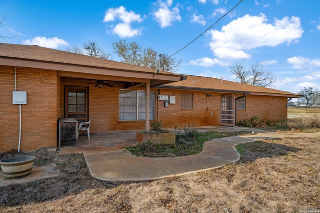 7414 us highway 281, Pleasanton, TX 78064