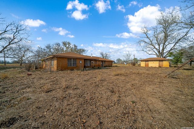 7414 us highway 281, Pleasanton, TX 78064
