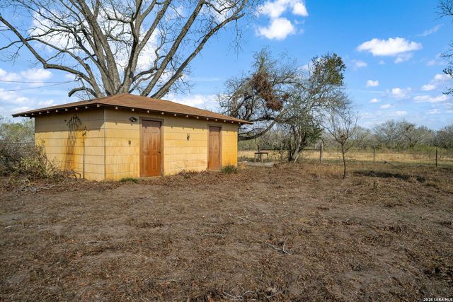 7414 us highway 281, Pleasanton, TX 78064