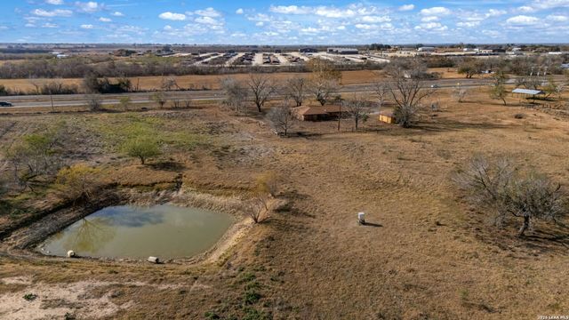 7414 us highway 281, Pleasanton, TX 78064