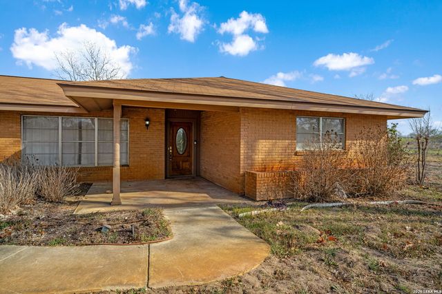 7414 us highway 281, Pleasanton, TX 78064