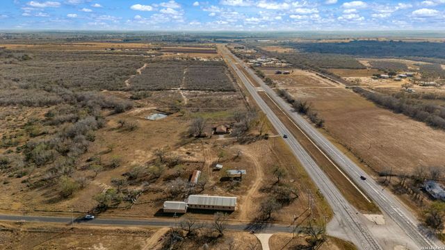 7414 us highway 281, Pleasanton, TX 78064