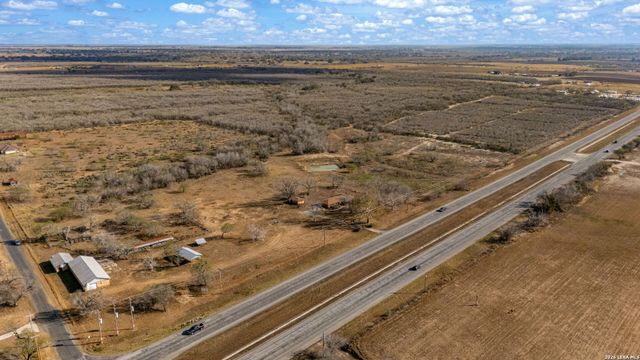 7414 us highway 281, Pleasanton, TX 78064