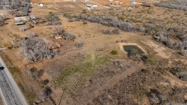 7414 us highway 281, Pleasanton, TX 78064