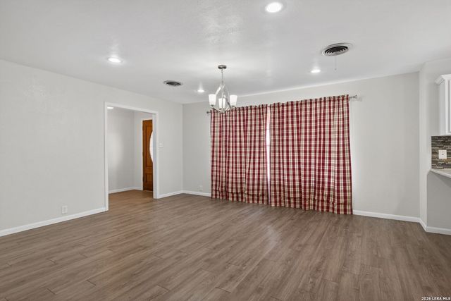 7414 us highway 281, Pleasanton, TX 78064