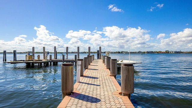 1960 S Ocean Boulevard, Manalapan, FL 33462