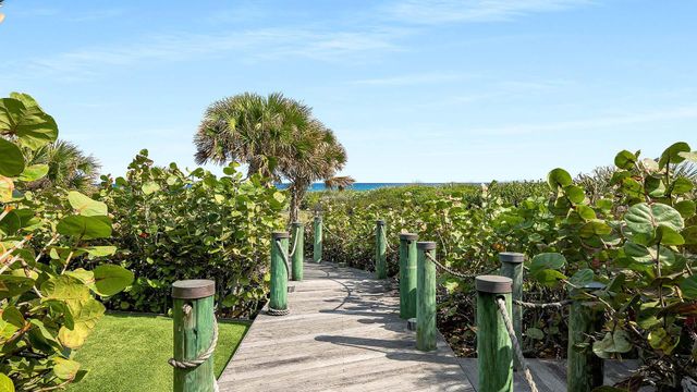 1960 S Ocean Boulevard, Manalapan, FL 33462