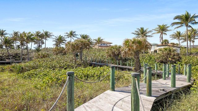 1960 S Ocean Boulevard, Manalapan, FL 33462