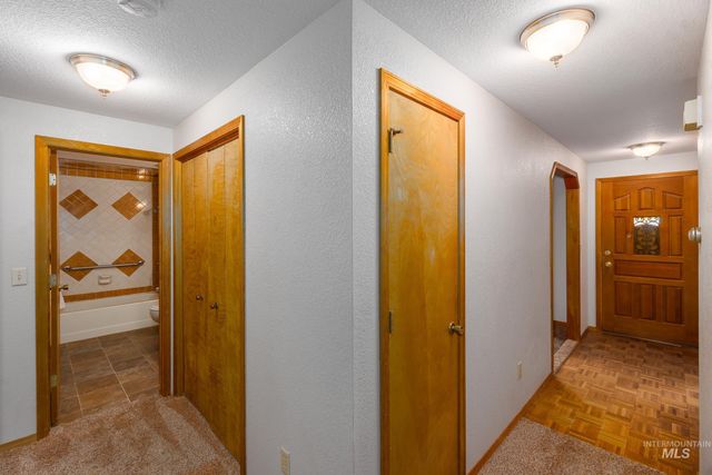 1858 N Teare Ave, Meridian, ID 83646