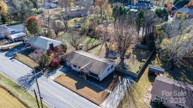 631 Powell Road, Lenoir, NC 28645