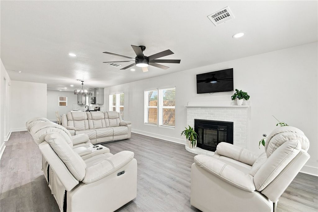 902 Post Oak Street, Hearne, TX 77859 — photo 4