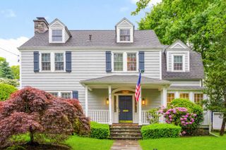 34 Edgewood Avenue, Larchmont, NY 10538