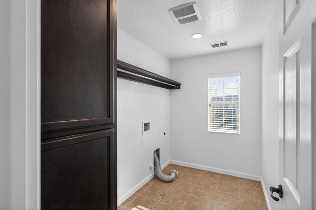 3077 N Hanalei Avenue, Fresno, CA 93737