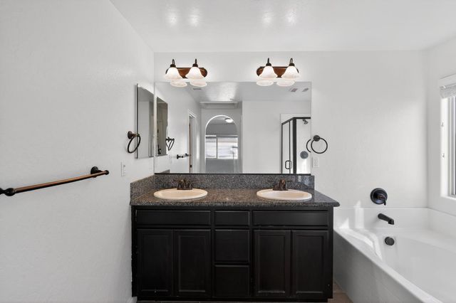 3077 N Hanalei Avenue, Fresno, CA 93737