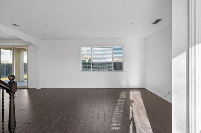 3077 N Hanalei Avenue, Fresno, CA 93737