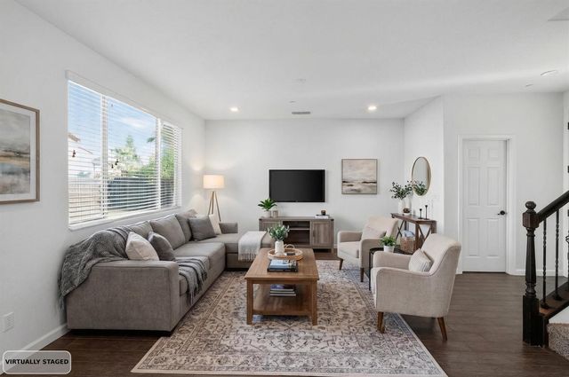 3077 N Hanalei Avenue, Fresno, CA 93737