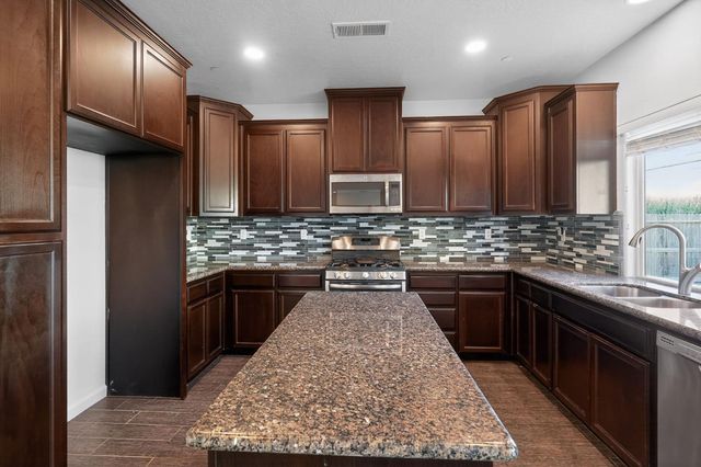 3077 N Hanalei Avenue, Fresno, CA 93737