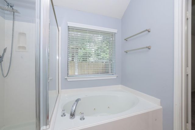 7 N Regan Mead Circle, The Woodlands, TX 77382
