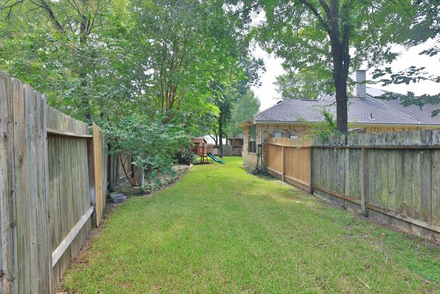 7 N Regan Mead Circle, The Woodlands, TX 77382