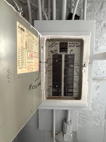 7445 W Winona Street, Harwood Heights, IL 60706