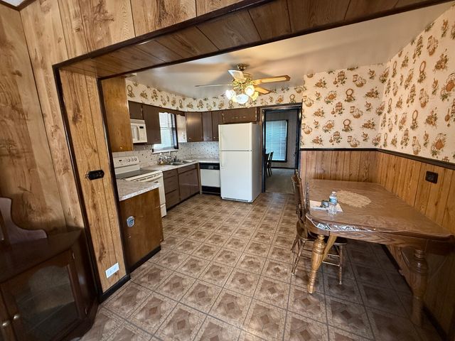 7445 W Winona Street, Harwood Heights, IL 60706