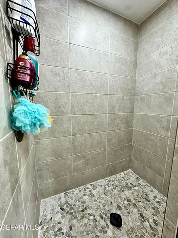 7780 Enchanted Park Drive, El Paso, TX 79911