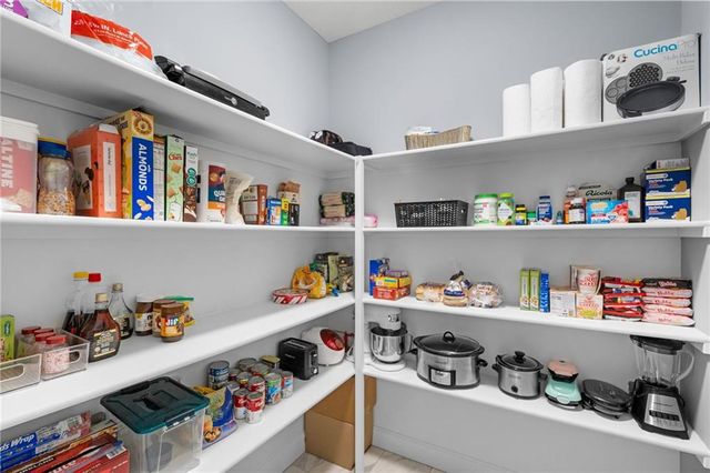 7703 Green Street, Lenexa, KS 66227