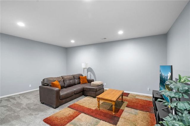 7703 Green Street, Lenexa, KS 66227