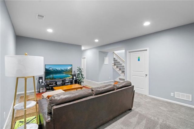 7703 Green Street, Lenexa, KS 66227