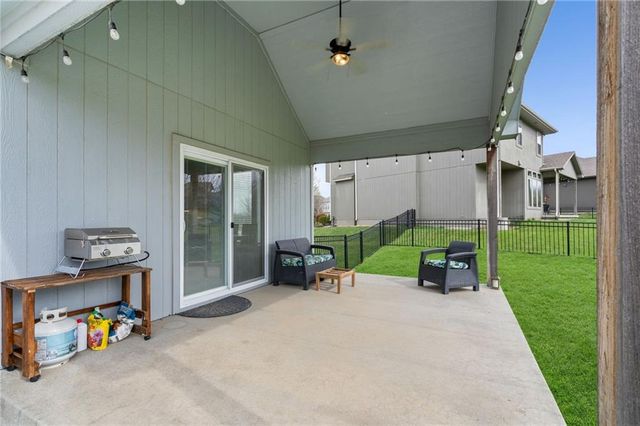 7703 Green Street, Lenexa, KS 66227