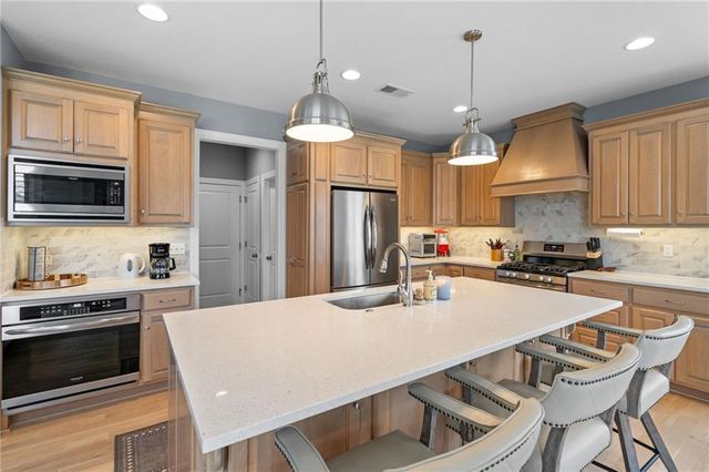 7703 Green Street, Lenexa, KS 66227