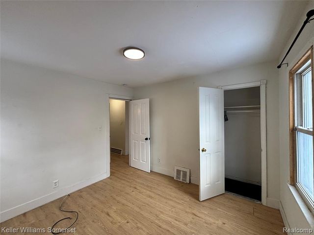 18623 Pembroke Avenue, Detroit, MI 48219