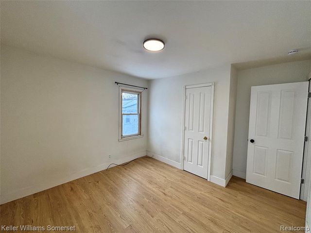 18623 Pembroke Avenue, Detroit, MI 48219