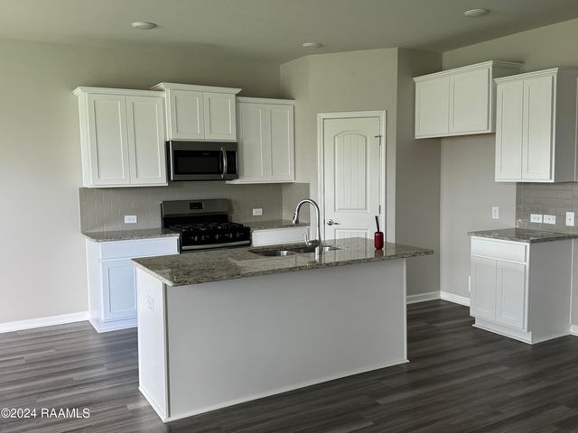 104 Garden Oaks Avenue, Youngsville, LA 70592