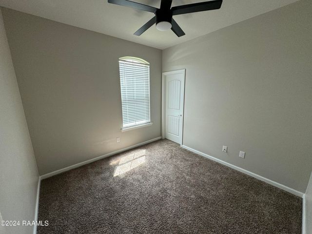 104 Garden Oaks Avenue, Youngsville, LA 70592