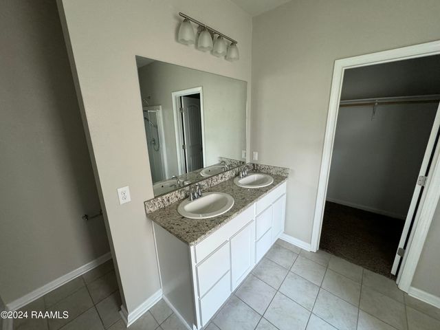 104 Garden Oaks Avenue, Youngsville, LA 70592