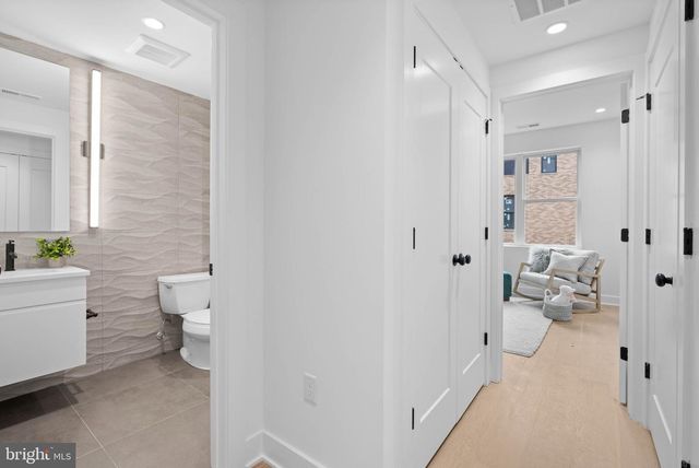 656 FAIRMOUNT AVE, Philadelphia, PA 19123