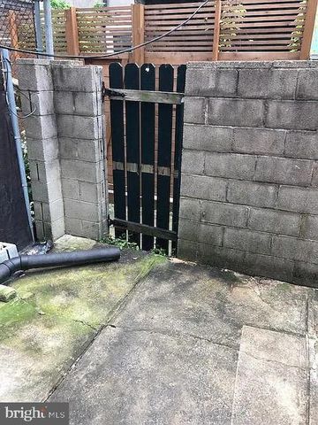 1614 S BROAD ST, Philadelphia, PA 19145