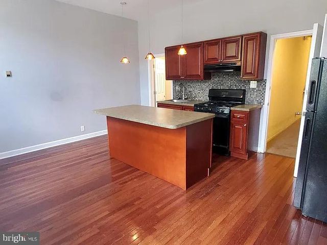 1614 S BROAD ST, Philadelphia, PA 19145