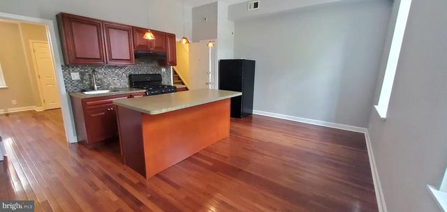 1614 S BROAD ST, Philadelphia, PA 19145