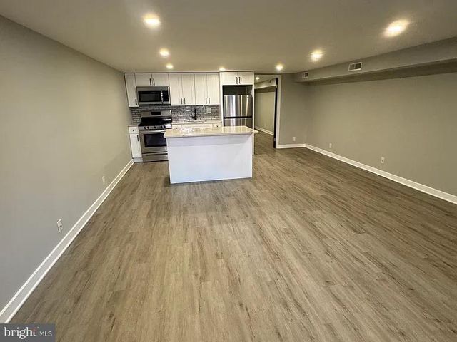 1614 S BROAD ST, Philadelphia, PA 19145