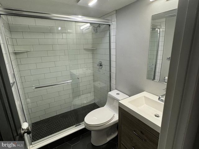 1614 S BROAD ST, Philadelphia, PA 19145