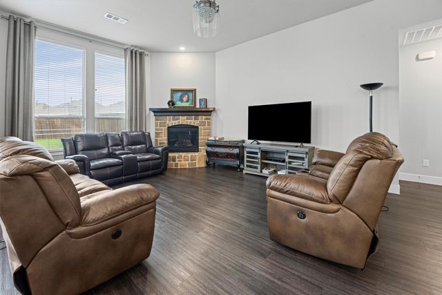 1553 Sugarberry Drive, Forney, TX 75126