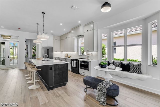 6132 Highwood Park LN, Naples, FL 34110