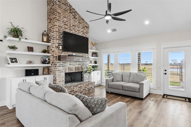 17637 Englin Road, Winnie, TX 77665