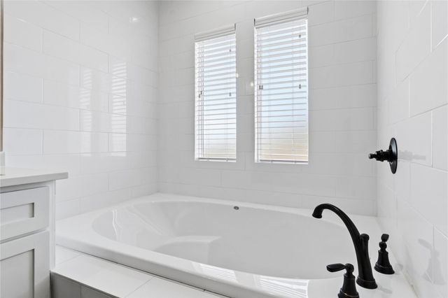 17637 Englin Road, Winnie, TX 77665