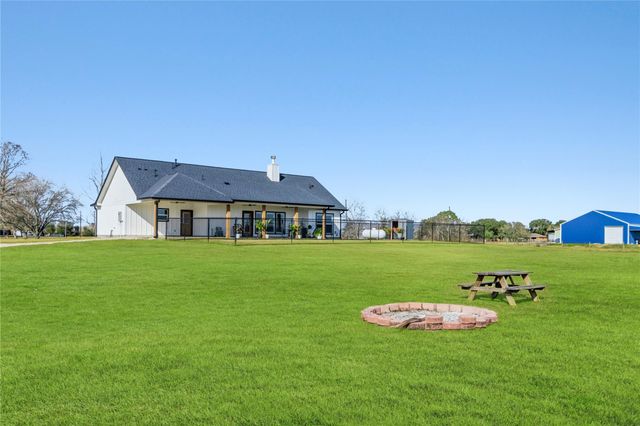 17637 Englin Road, Winnie, TX 77665