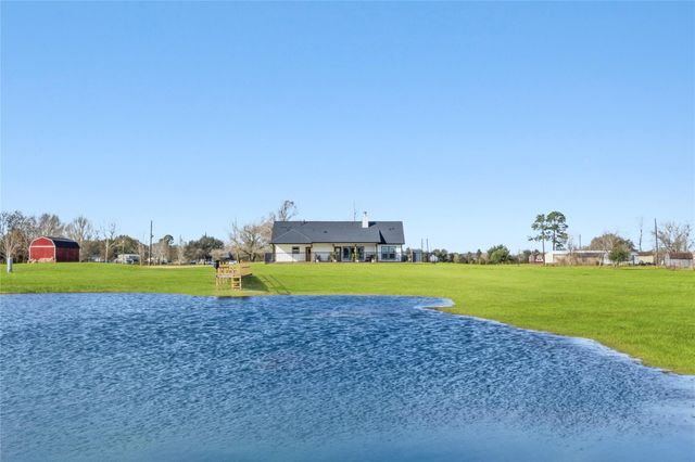 17637 Englin Road, Winnie, TX 77665