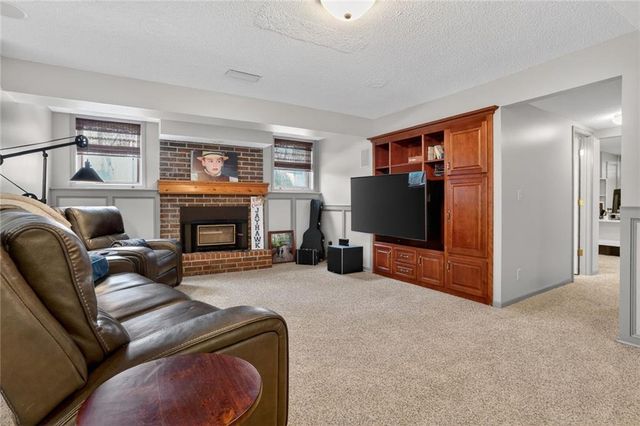 12914 W 69th Street, Shawnee, KS 66216